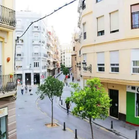 Junto Al Mercado De Ruzafa * Валенсия